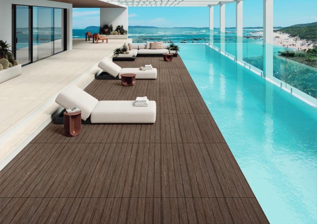 Carrelage effet bois Deck Plus - terrasse piscine